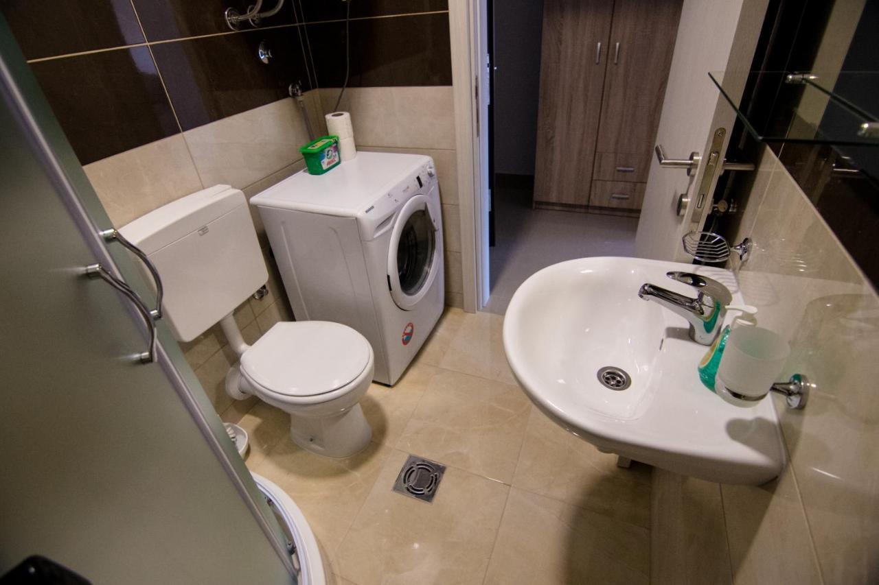 Апартаменты Apartman 1 Сремска-Митровица Экстерьер фото